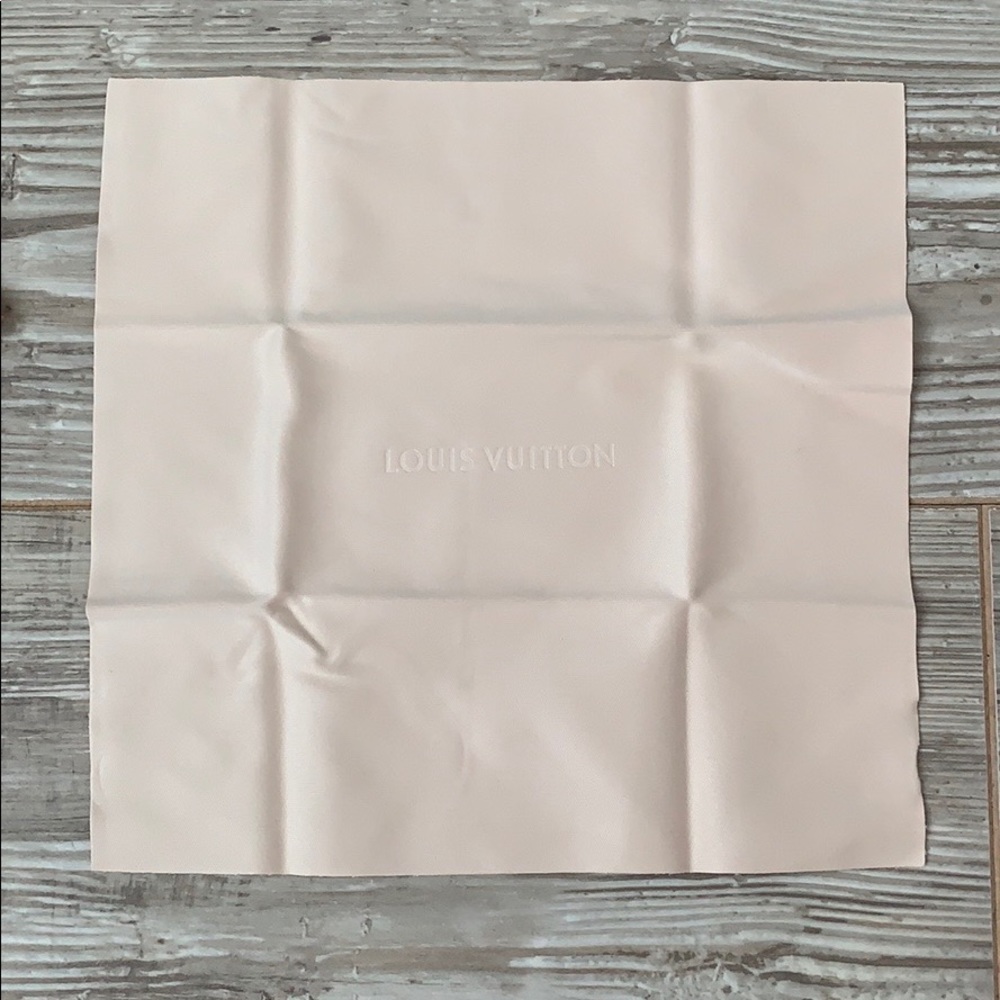Louis Vuitton Sunglasses Cleaning Cloth Shammy NWT - Picture 3 of 7